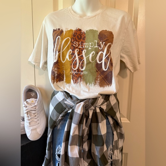Simply Blessed Graphic T-Shirt, size M - Picture 1 of 6